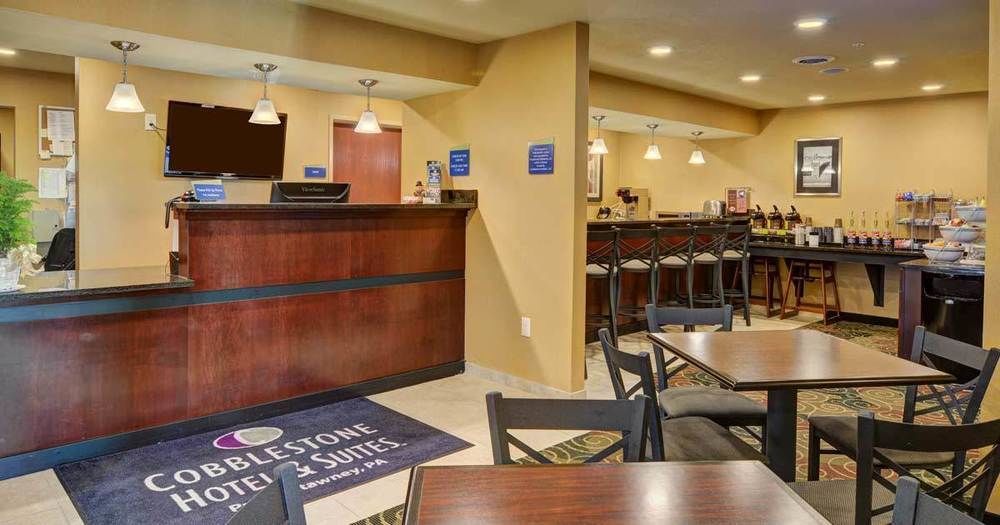 Castle Rock Inn & Suites - Quinter Bagian luar foto